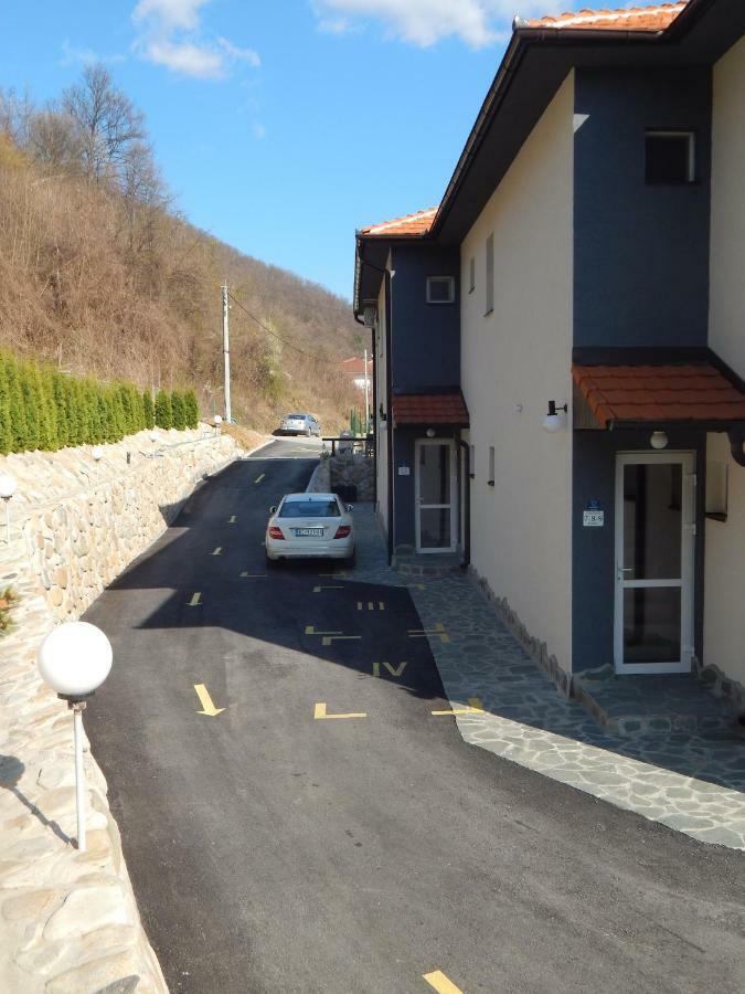 Apartments Park 2016 Surdulica Buitenkant foto